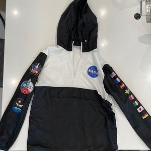 NASA Pullover Windbreaker - light weight - Mens Large
